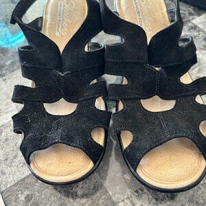 Women's black suede Skecher elevated sandals